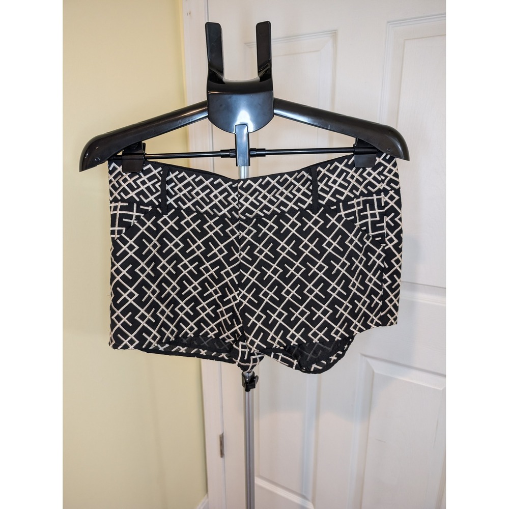 THML Embroidered Shorts Black Geometric Lattice Pockets Lined‎ NWT - Size M